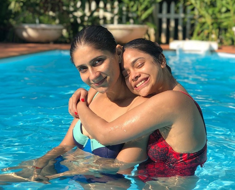 sumona chakravarti instagram bold pics 