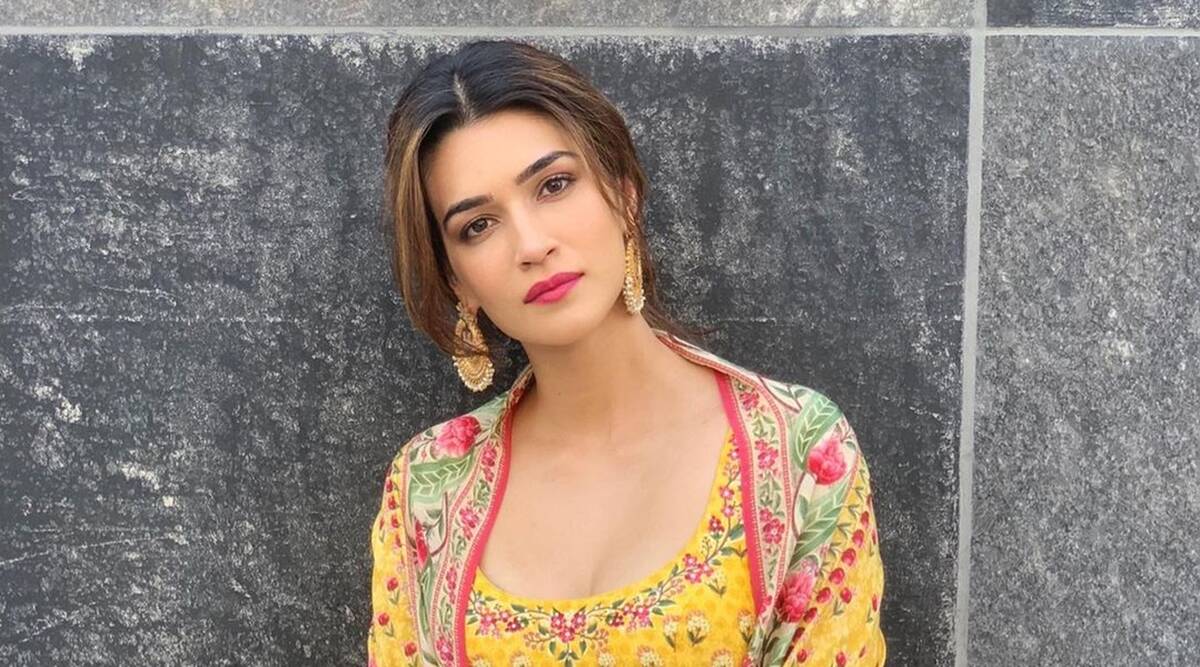 kriti sanon beautiful Young Bollywood Actresses