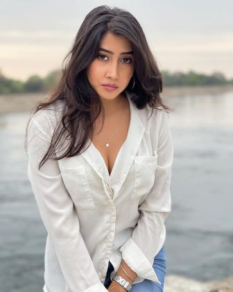 Sofia Ansari Hot and Sexy Photos in Bikini, flaunts her bosom