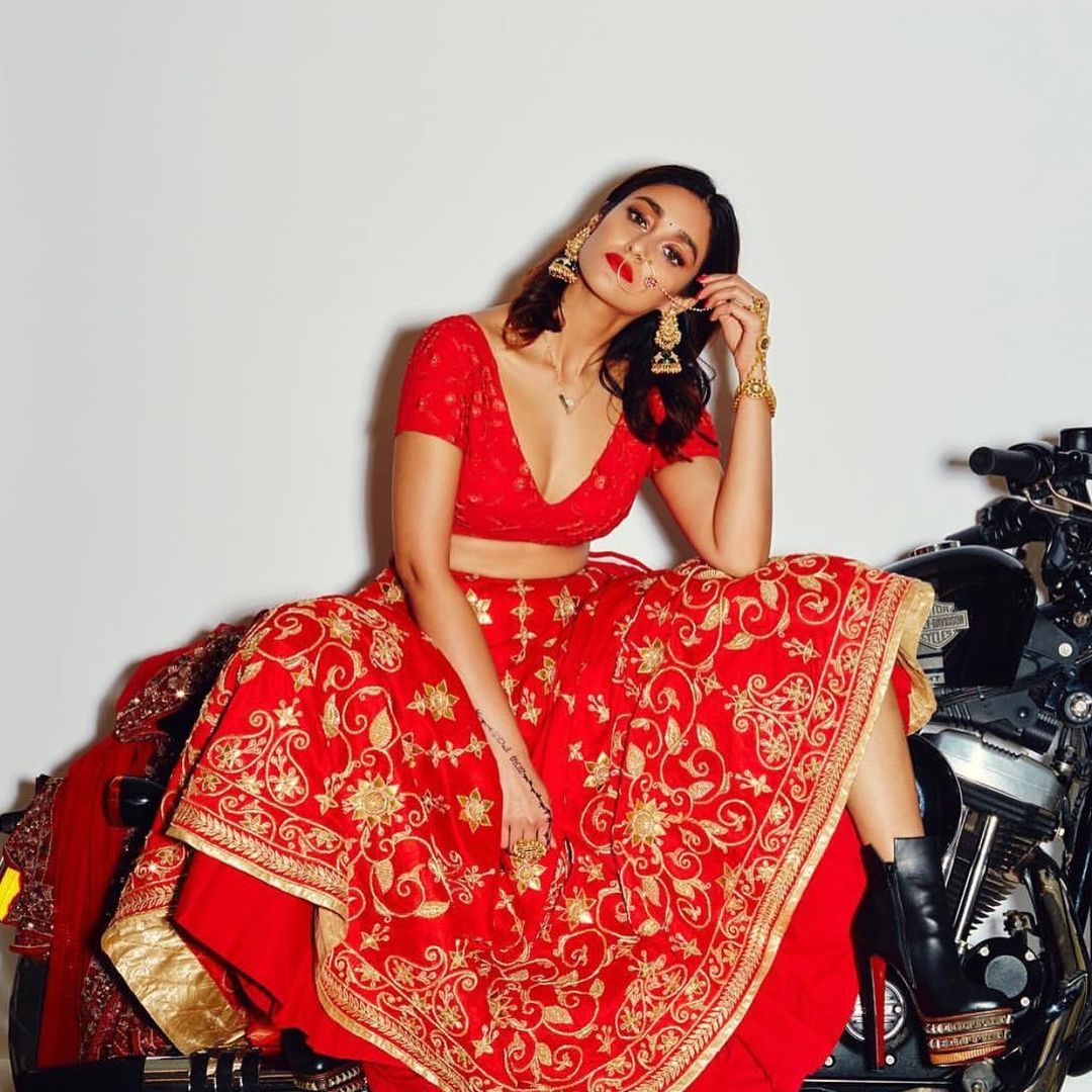 Ileana D'cruz Dazzles in lhenga