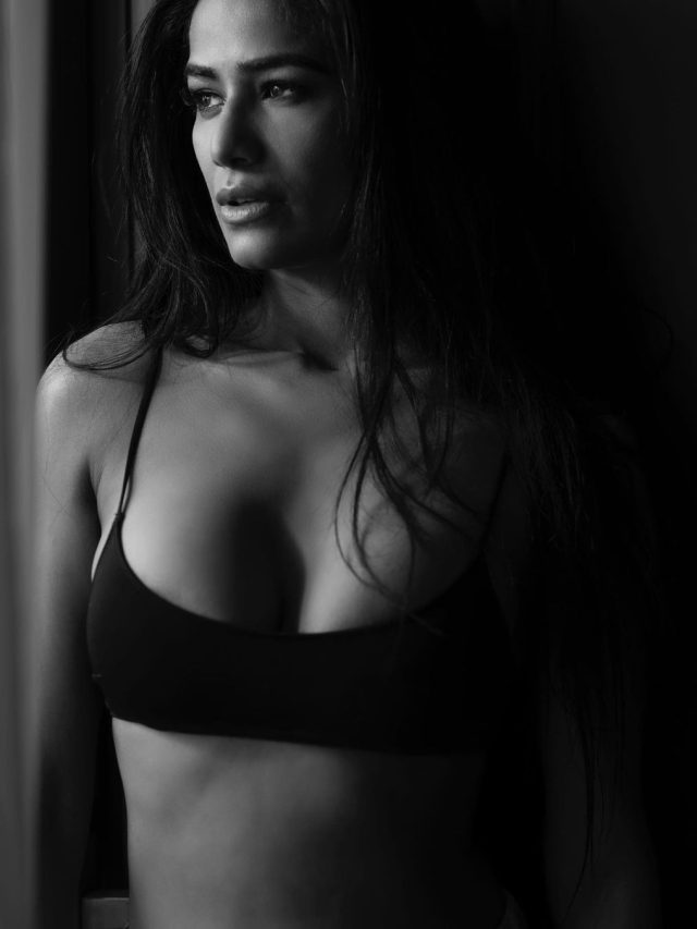 poonam pandey sports bra