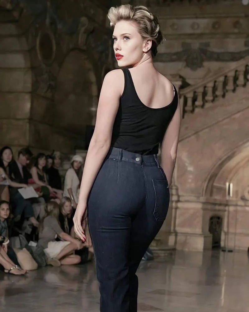 Scarlett Johansson Butt Pic