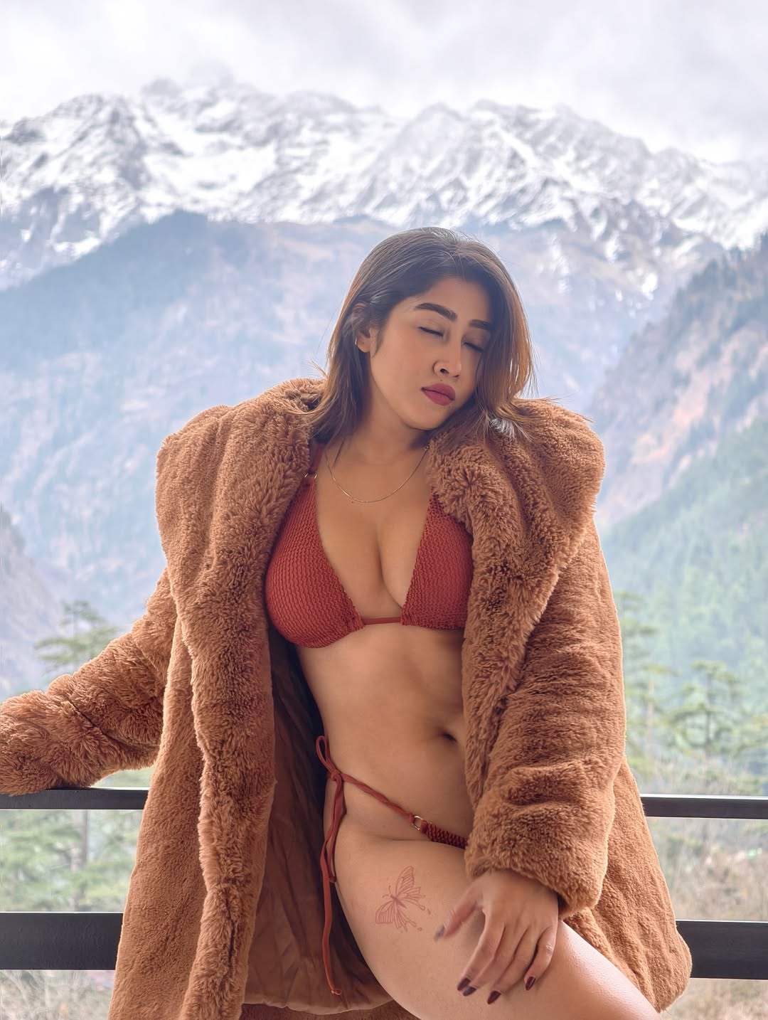 sofia ansar in bra and panty