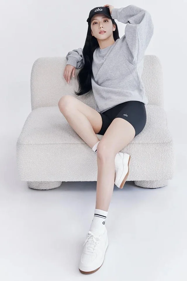 Blackpink Jisoo Sexy Legs Navel