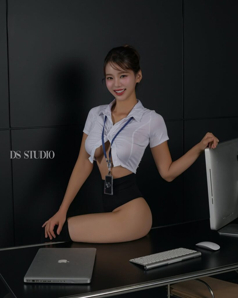 Maeng Seung Ji Sexy Photos